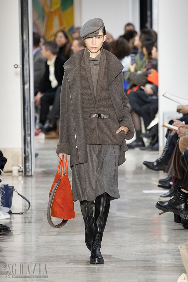 Akris_FW20_Look_18.jpg