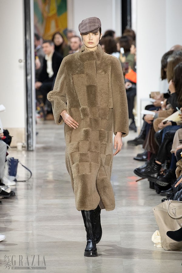 Akris_FW20_Look_13.jpg