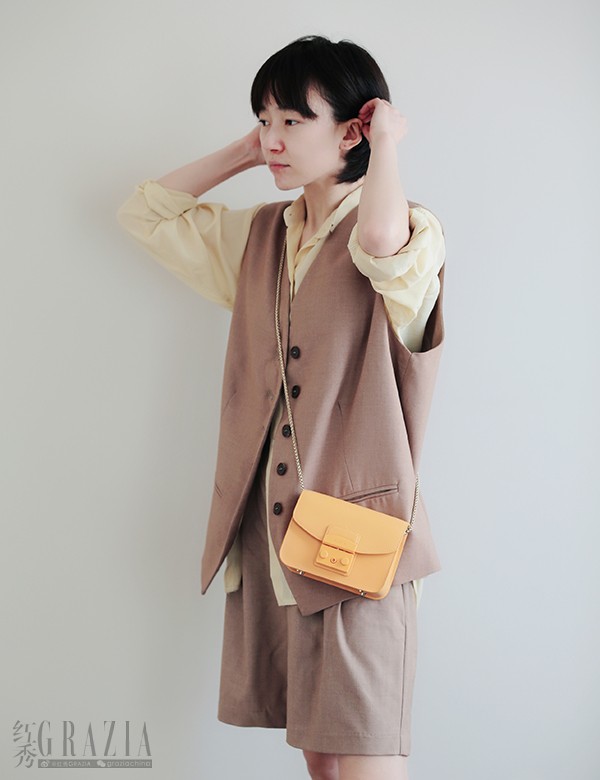 rmuce20200610170420.jpg 演员焦俊艳演绎FURLA METROPOLIS系列包款.jpg