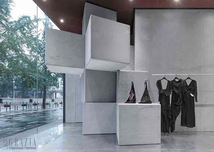 jvhza20200615131426.jpg Yohji Yamamoto成都远洋太古里旗舰店-5.jpg