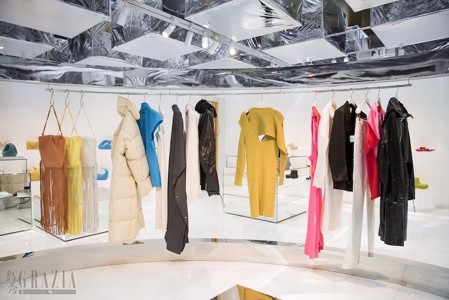 The Invisible Store - Inside -6.jpg