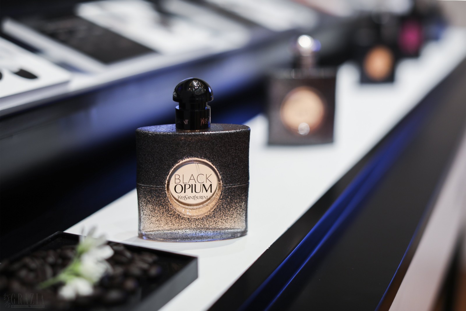 dksiy20200806195456.jpg YSL「穿」香沙龙-Black Opium 陈列.jpg
