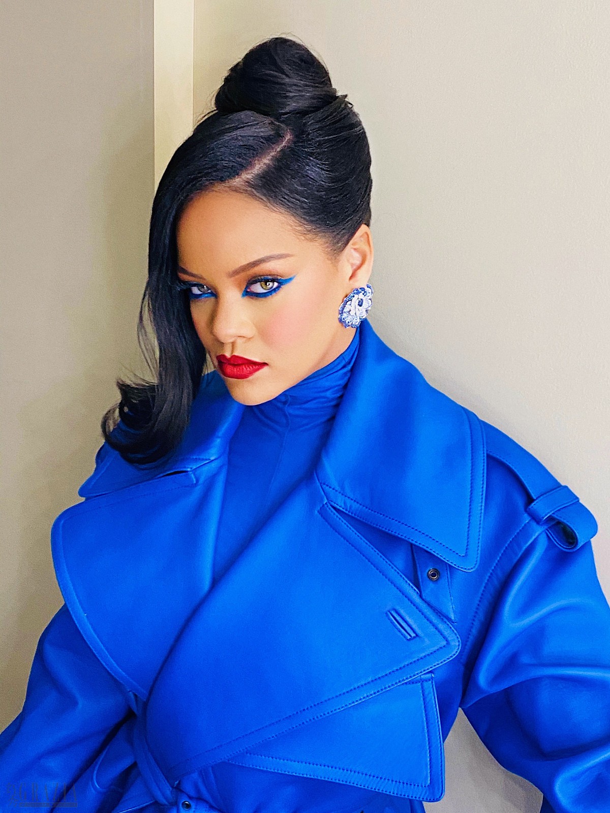 ejjmg20201009224128.jpeg Rihanna携手Fenty Beauty全球彩妆大师Priscilla Ono打造心机玫瑰妆容 .jpeg