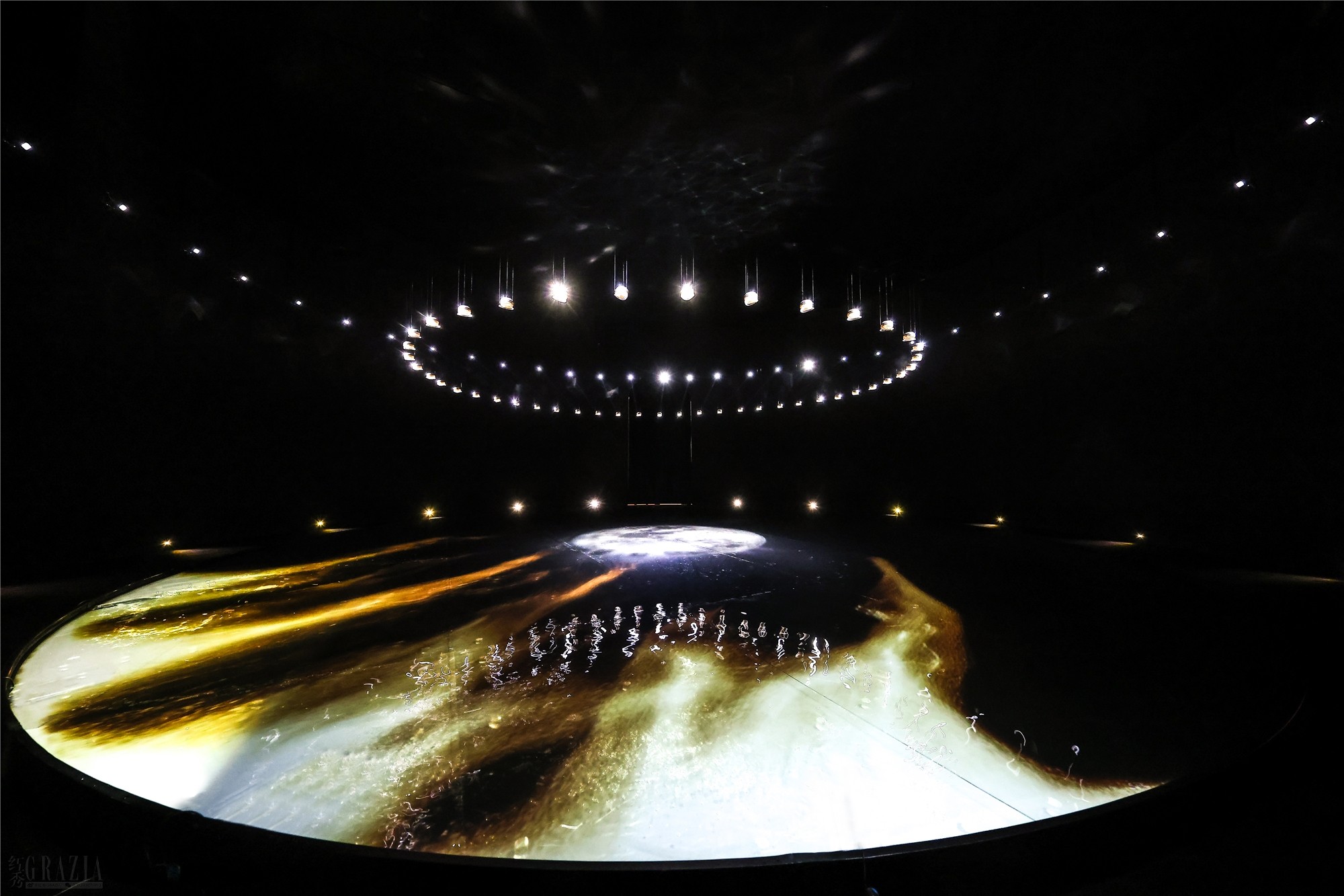 dgvrr20201108120554.jpg 2.DREAMSCAPE 月影鎏金艺术装置区.jpg