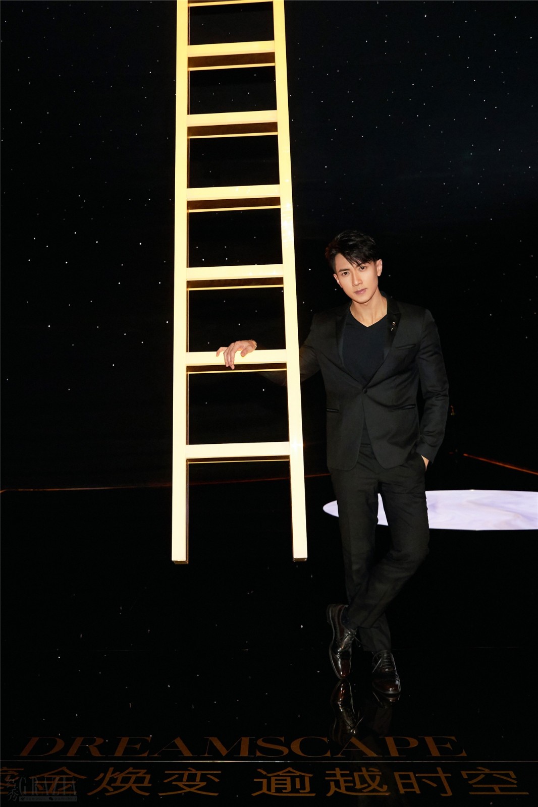 sconx20201108115805.jpg 12.歌手及演员吴尊.jpg