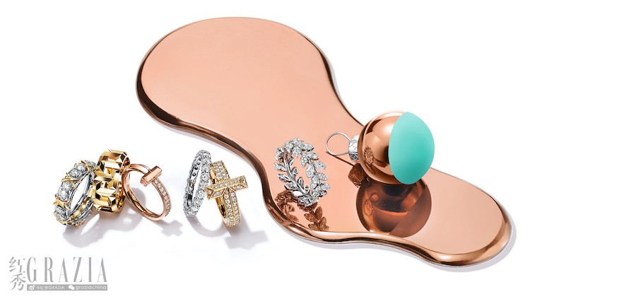 qpnrr20201109162803.jpg Tiffany & Co. 蒂芙尼Schlumberger®系列戒指; T系列T True 18K黄金戒指; T1系列18K玫瑰金镶钻窄式戒指; Embrace®系列钻戒; T1系列18K黄金镶钻宽式戒指; Victoria™系列铂金镶钻藤蔓戒指.jpg
