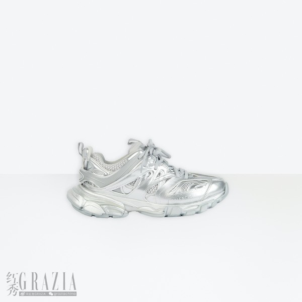 Balenciaga 全新金属银 Track 运动鞋.jpg