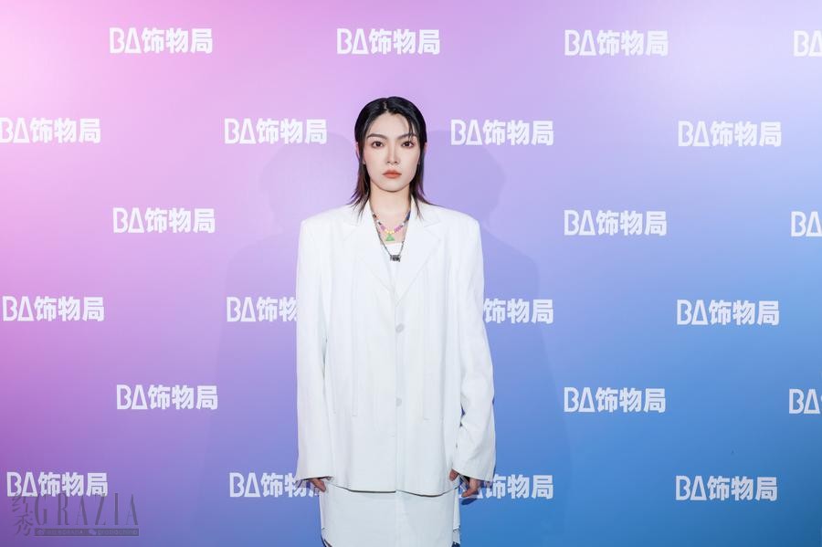 leava20210531133502.jpg ETA乐队-ZOE.jpg