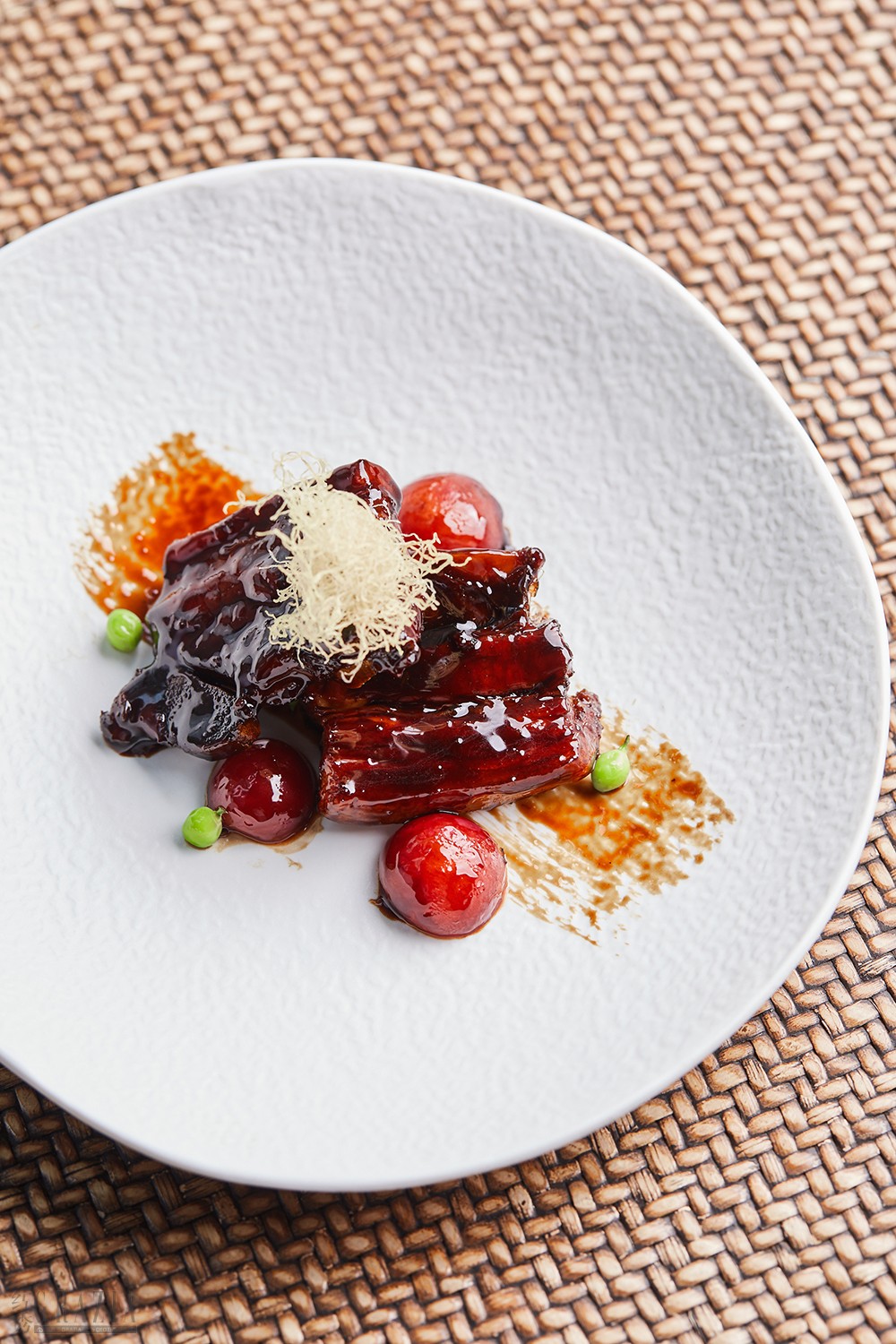 意大利黑醋烧樱桃骨Braised Iberian Pork & Cherry, Sweet Soy & Italian Balsamic Vinegar Sauce_SuiTangLi.jpg