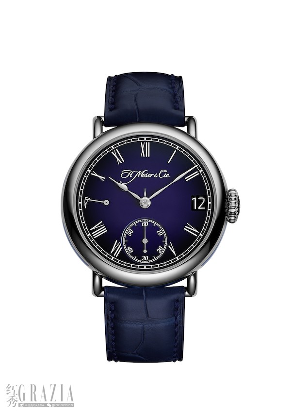 HMoser_8800-0203_Heritage_Perpetual_Calendar_MidnightBlue_Enamel_SDT_W_hires.jpg