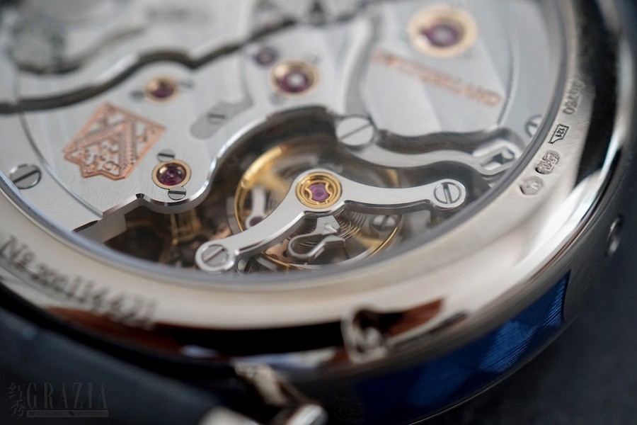 HMoser_8800-0203_Heritage_Perpetual_Calendar_MidnightBlue_Enamel_Lifestyle-07_CloseUp-movement__NotForPress_hires.jpg