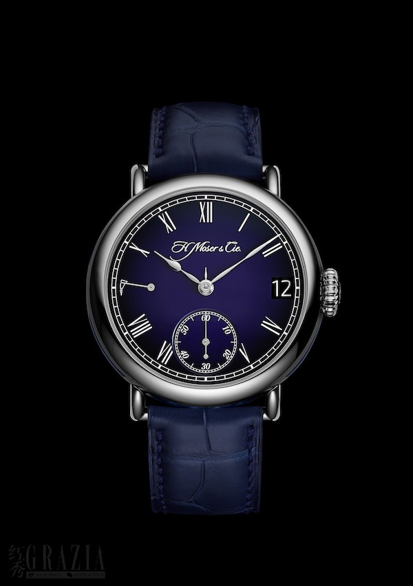 HMoser_8800-0203_Heritage_Perpetual_Calendar_MidnightBlue_Enamel_SDT_B_hires.jpg