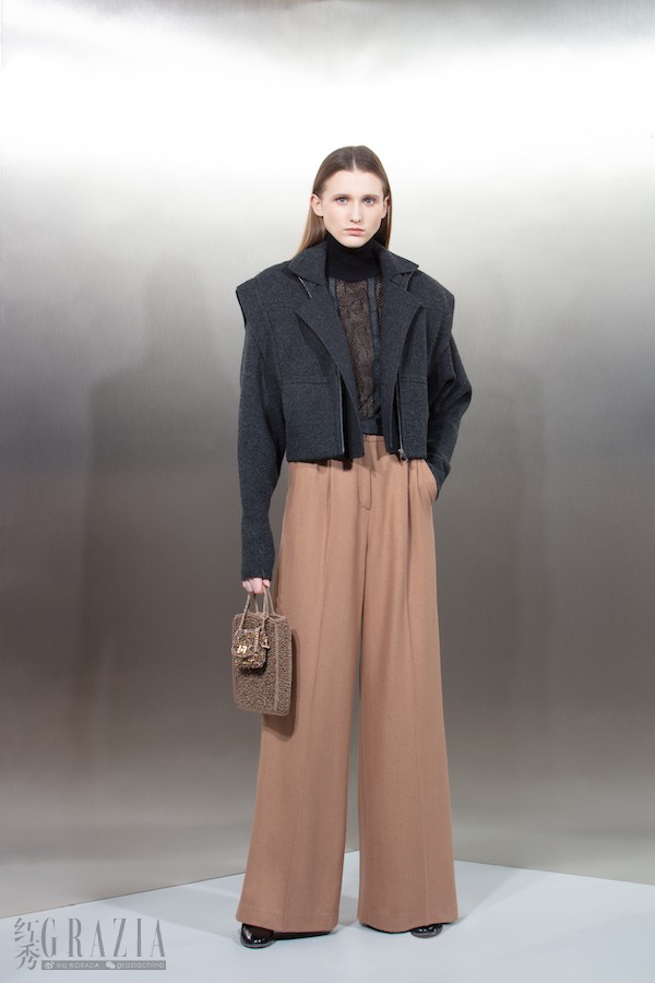 sjpwc20210923162539.jpg ANTEPRIMA_FW21_Look 9.jpg