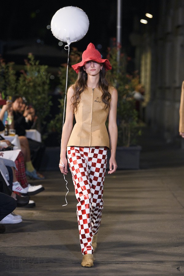 look0011 (1).JPG