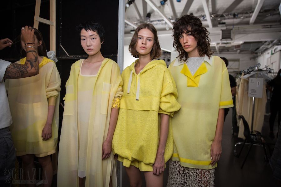 ktwlu20210928145928.jpg ANTEPRIMA_SS22_Backstage Photo 1.jpg