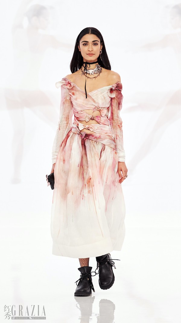 Zimmermann_S22_Runway_Story9x16_ Look9.jpg