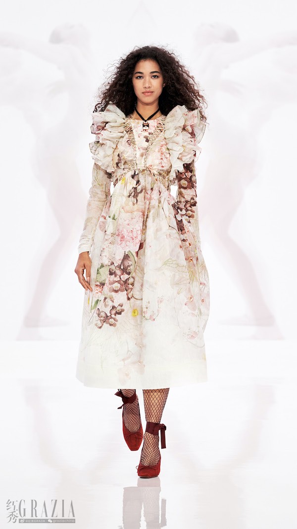 omoai20211009144901.jpg Zimmermann_S22_Runway_Story9x16_ Look4 (1).jpg