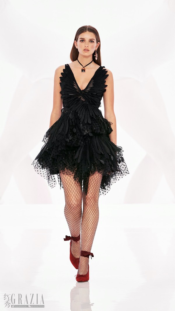 xamms20211009145005.jpg Zimmermann_S22_Runway_Story9x16_ Look36.jpg