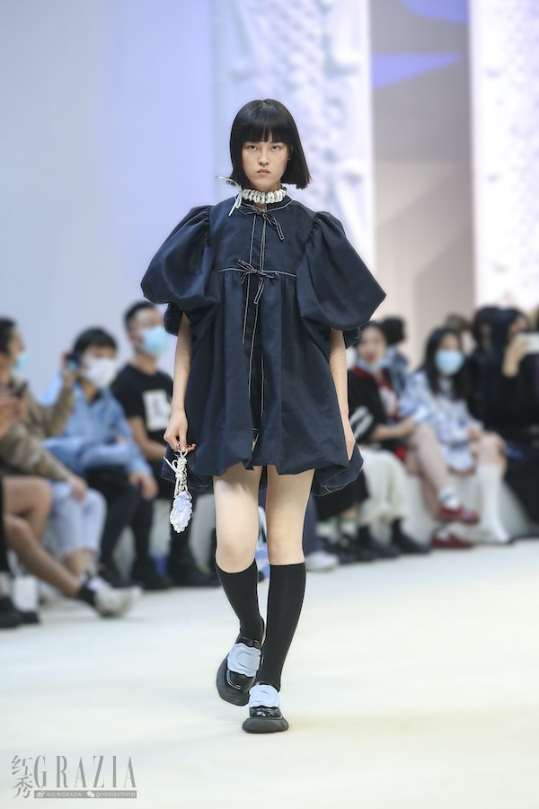 vmbze20211013120948.jpg LOOK30.jpg