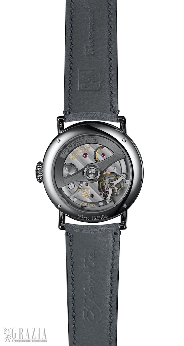 HMoser_8809-1200_Heritage_Dual_Time_Caseback_W_pressA4.jpg