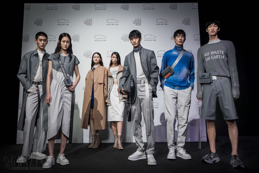 hnxjd20211018113856.jpg 图2:多位国际超模联袂演绎可持续工业机能风.jpg