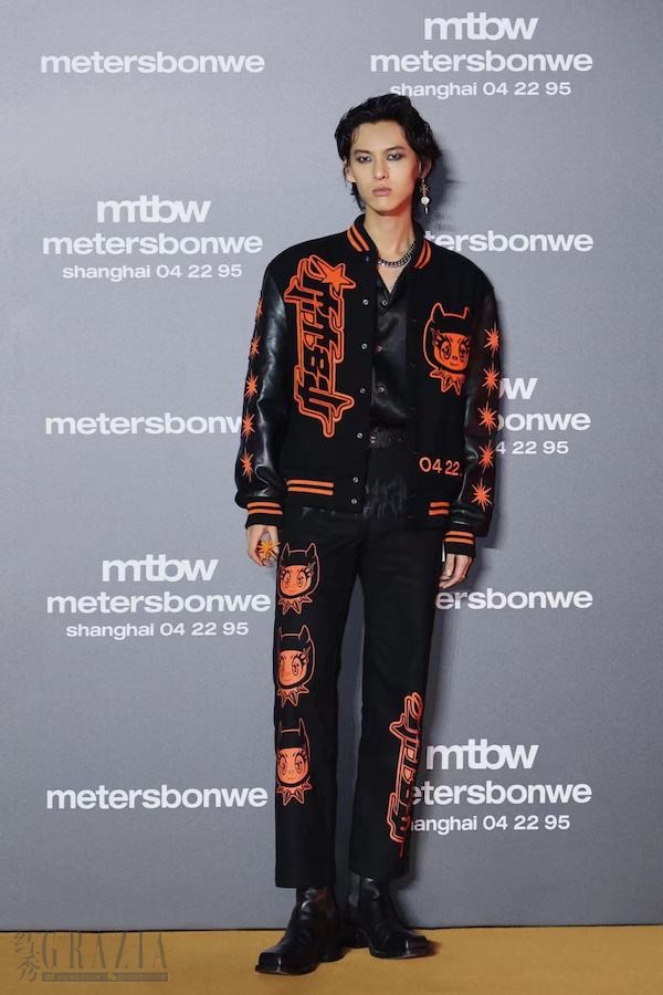 hzuzw20211021152156.jpg 背景板 (2).jpg