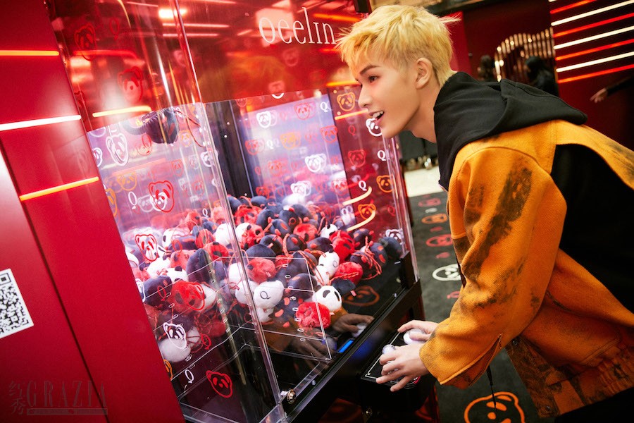 xqvza20211028173047.jpg 青年演员朱正廷出席活动 (1).jpg