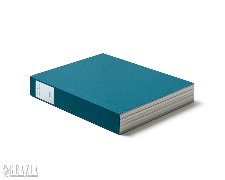vdlvk20211123132303.jpg Acne_Paper_16_Cover_Angle.jpg
