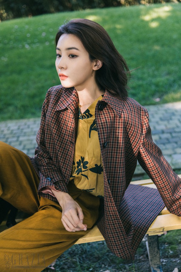 gviki20211126114210.jpg 4.Sijia Wei_LOOK2_1.jpg