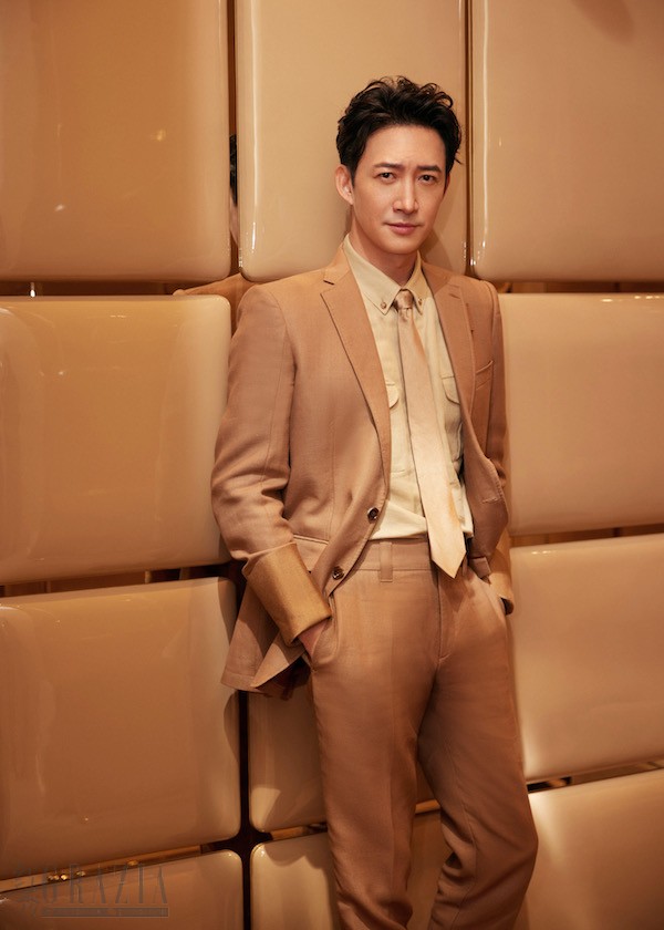 tthum20211201121702.JPG 【配图08】Burberry特邀演员王阳.JPG