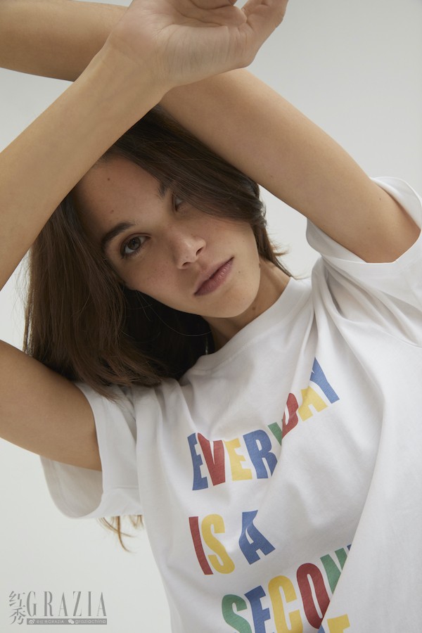 hunze20211207150216.jpg BA&SH BAARITY T-SHIRT_COURTESY OF BA&SH 01.jpg
