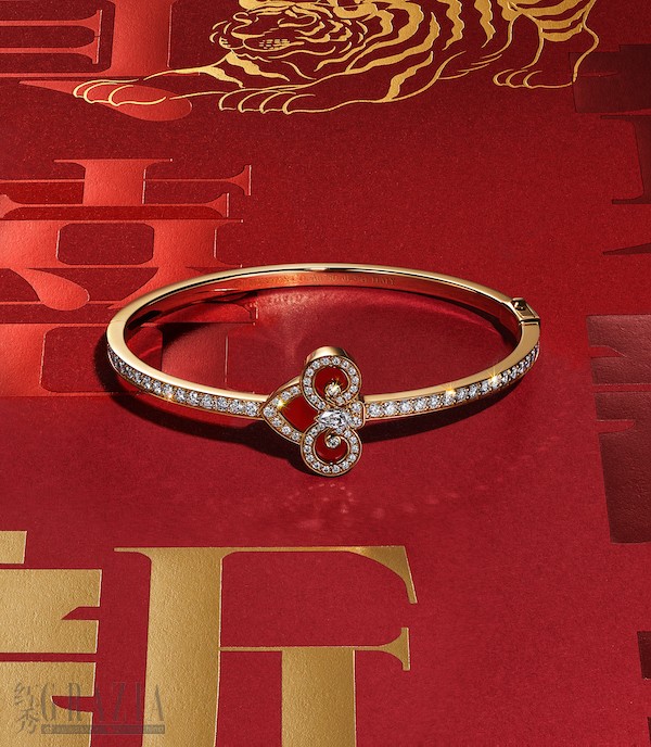 Tiffany & Co. 蒂芙尼Keys系列新春限量款18K黄金镶嵌红玉髓及铺镶钻石鸢尾花造型手镯.jpg