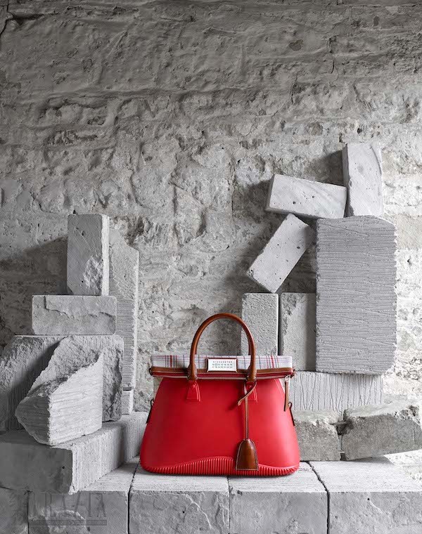 MM Rubber 5AC Bag Red 750 x 950.jpg