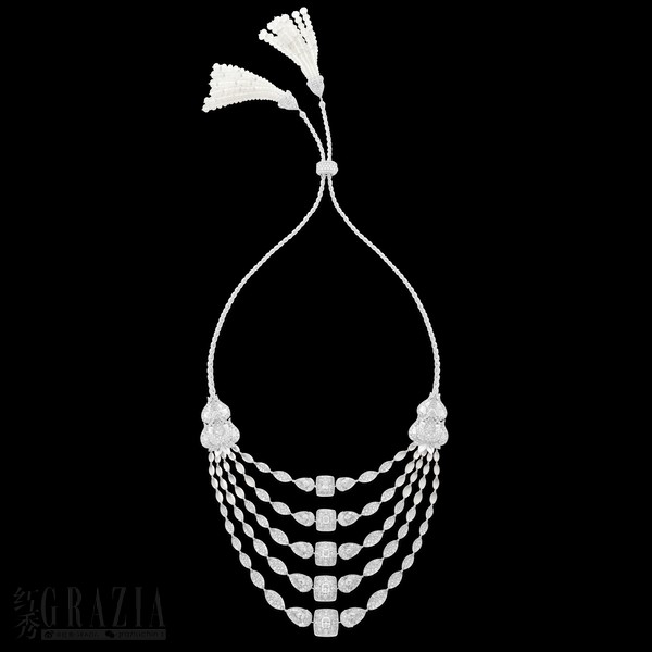 pistq20220125150804.png Boucheron宝诗龙Histoire de Style, New Maharajahs高级珠宝系列New Maharani Cristal项链.png