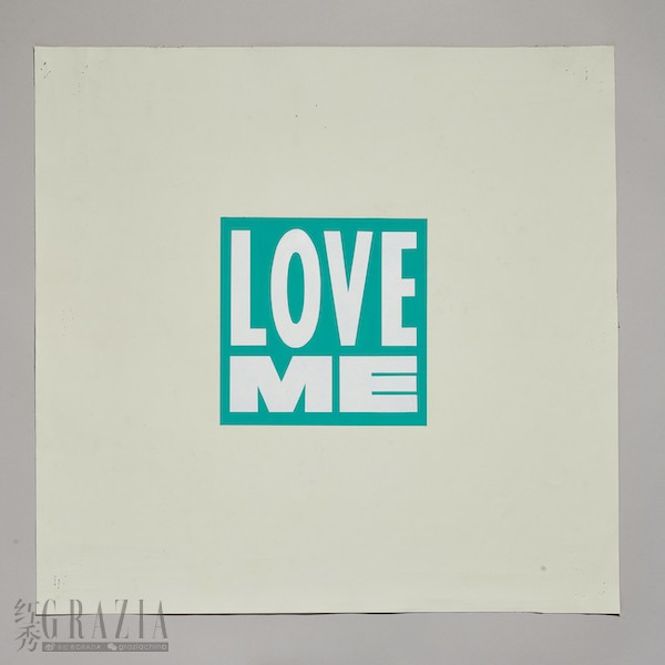 pxsuw20220211171624.jpg “Love Me”——柯蒂斯·库利格将蒂芙尼蓝®元素融入创作,焕新演绎其代表艺术作品.jpg