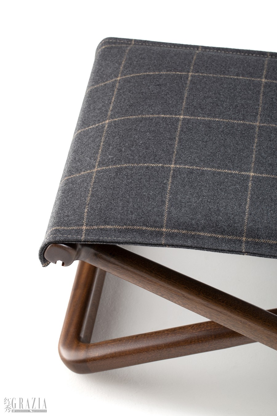auowr20220303171241.jpg Loro Piana Interiors_The Delight Chairs_St. Moritz (8).jpg