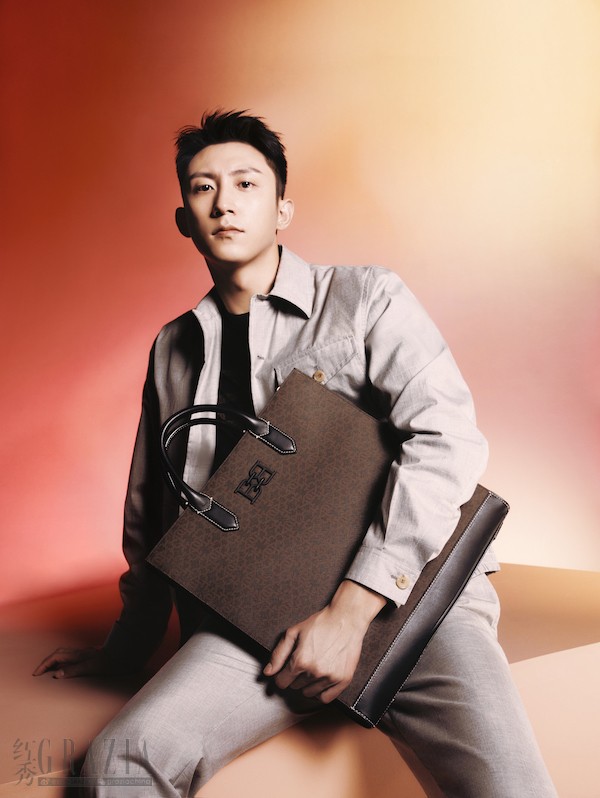 ehgzl20220430205229.jpg Bally 520限定系列_全球品牌代言人黄景瑜 4.jpg