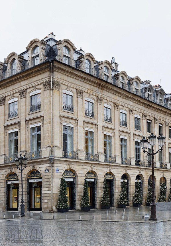 bsbuo20220525141044.png 巴黎芳登广场(Place Vendôme)26号的宝诗龙之家.png