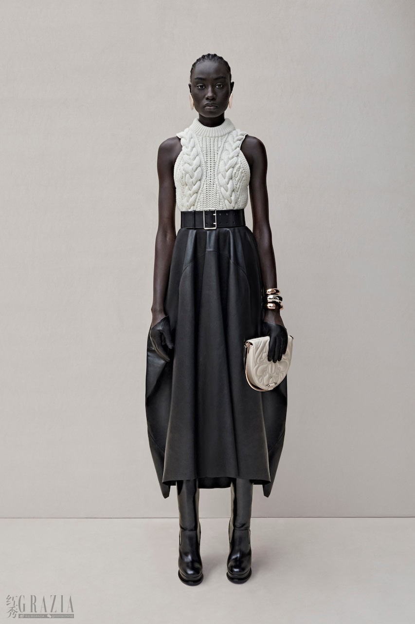 Alexander McQueen_PS23_LOOK17.jpg