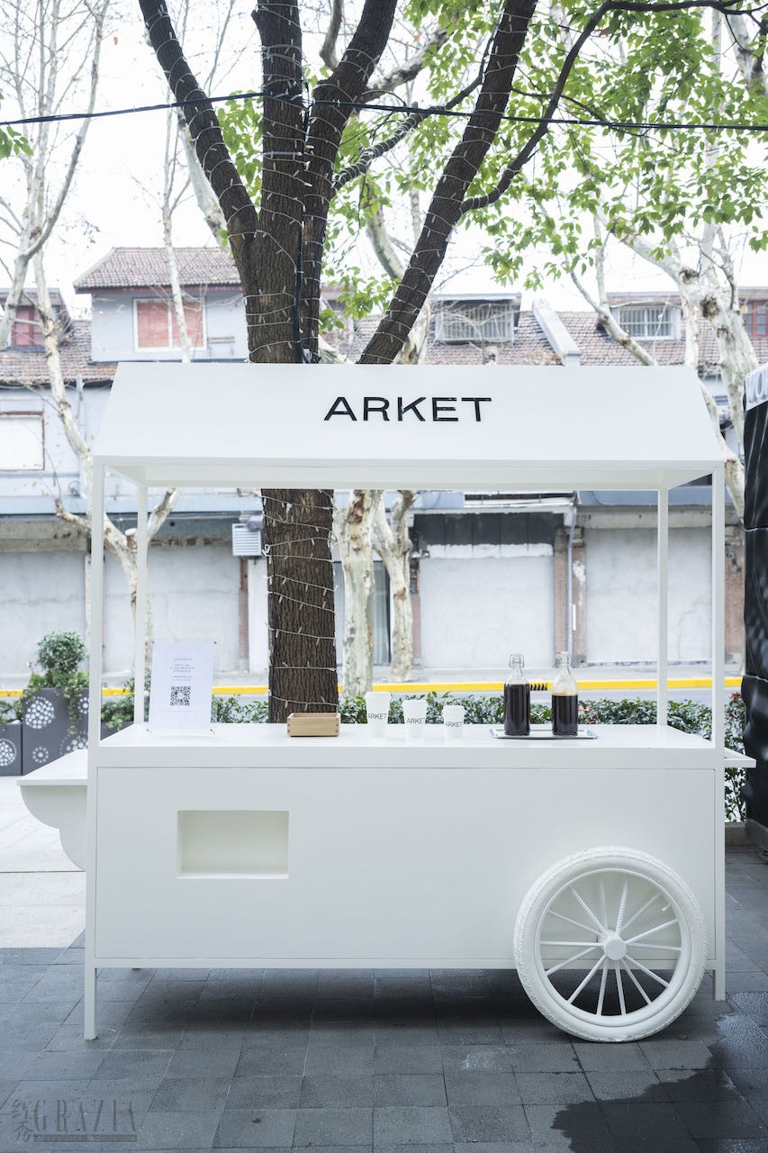 ARKET café试饮推车.jpg