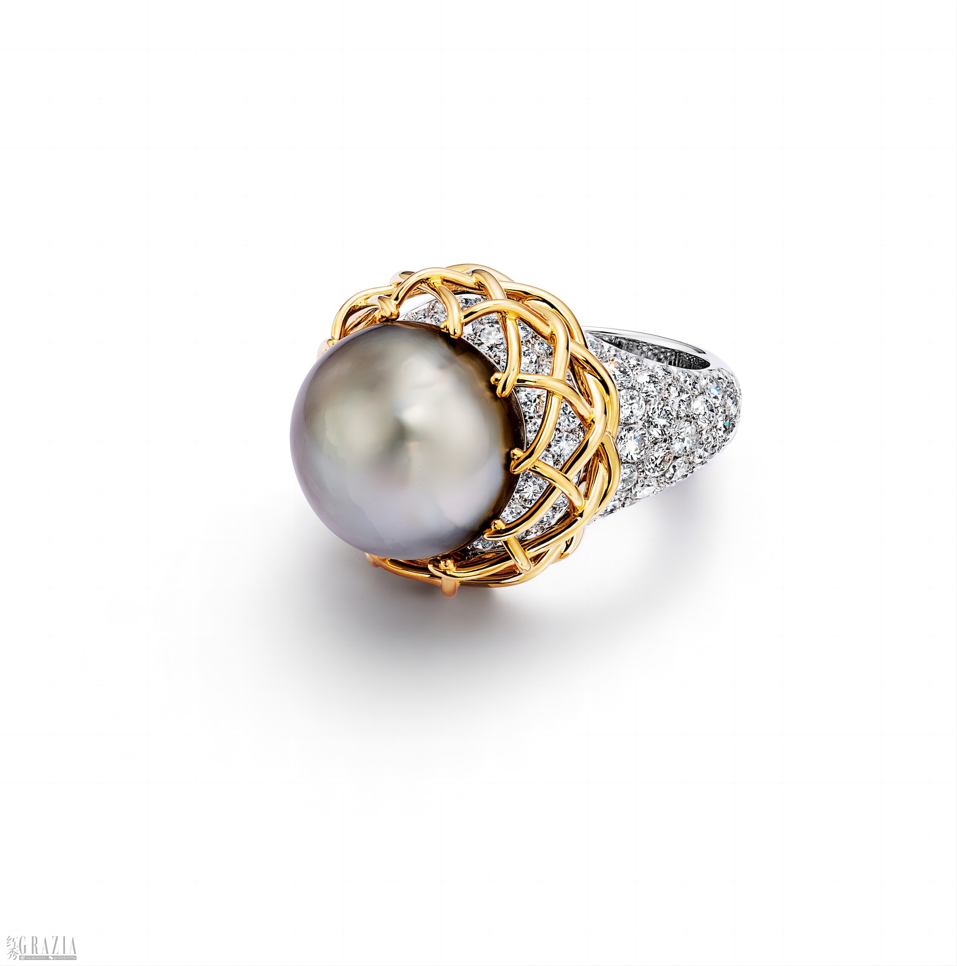 qlauz20230223162631.jpg Tiffany & Co. 蒂芙尼Schlumberger™高级珠宝系列铂金及18K黄金镶嵌一颗重逾15克拉的灰色纽扣形天然海水珍珠及钻石Pavé Wire Wrap戒指.jpg