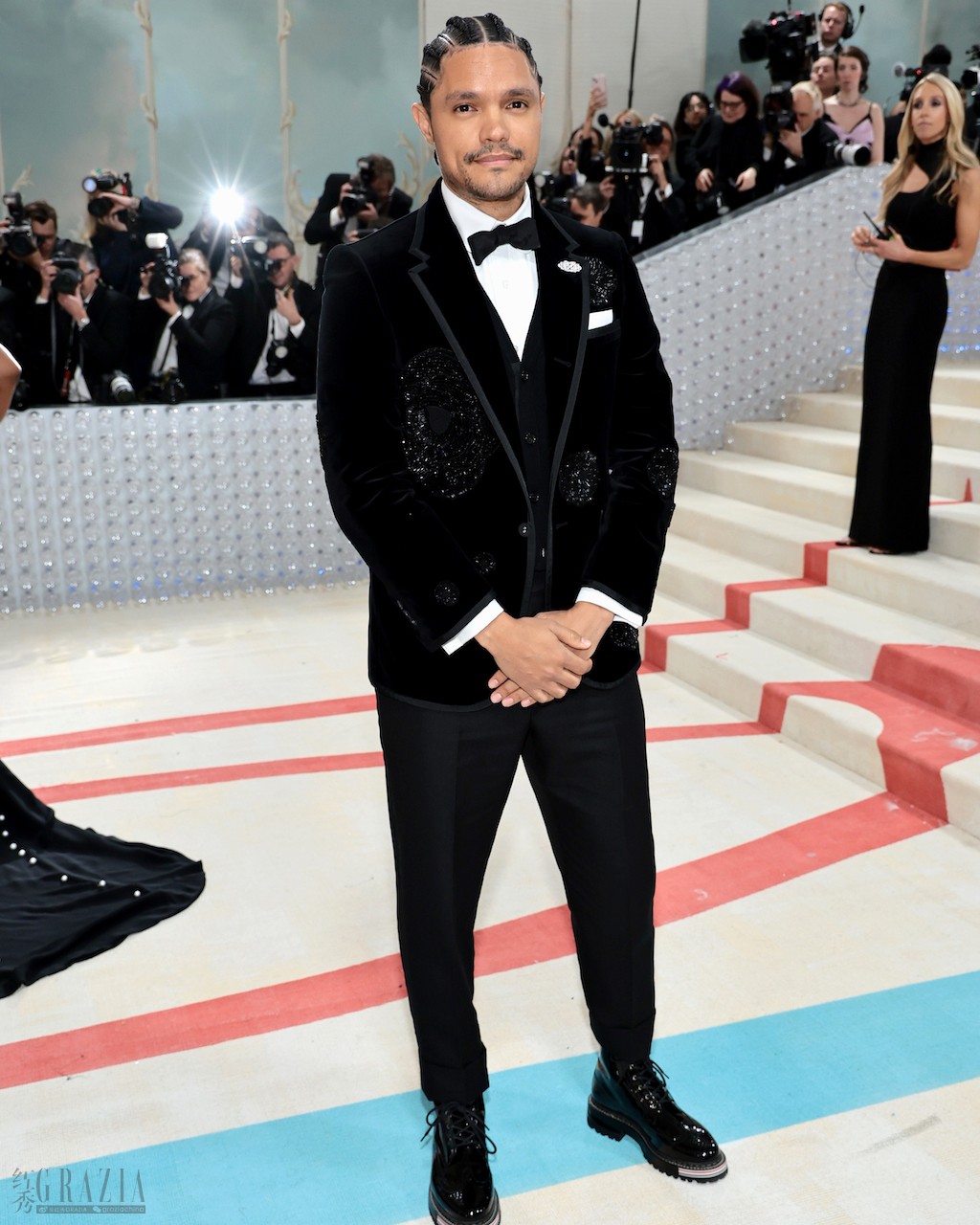 trevornoah_redcarpet_01_4x5.jpg