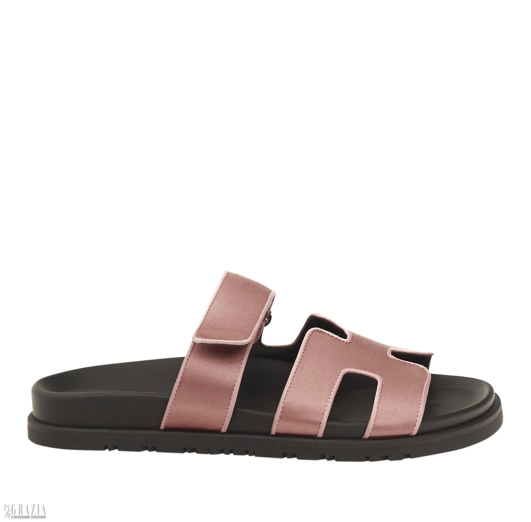 Sandal in satin AW23 Objets Hermes © Studio des Fleurs (5).jpg