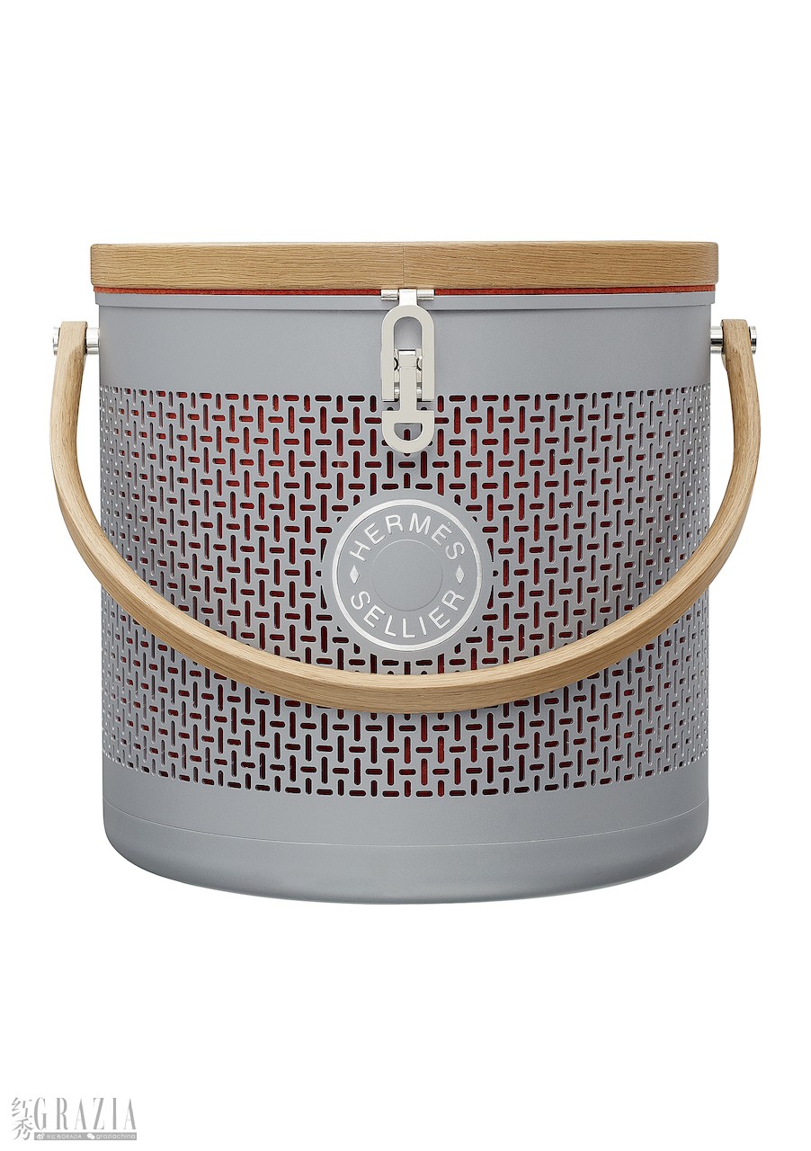 Carrouselle mini-box in oak and aluminium AW23 Objets Hermes © Studio des Fleurs.jpg
