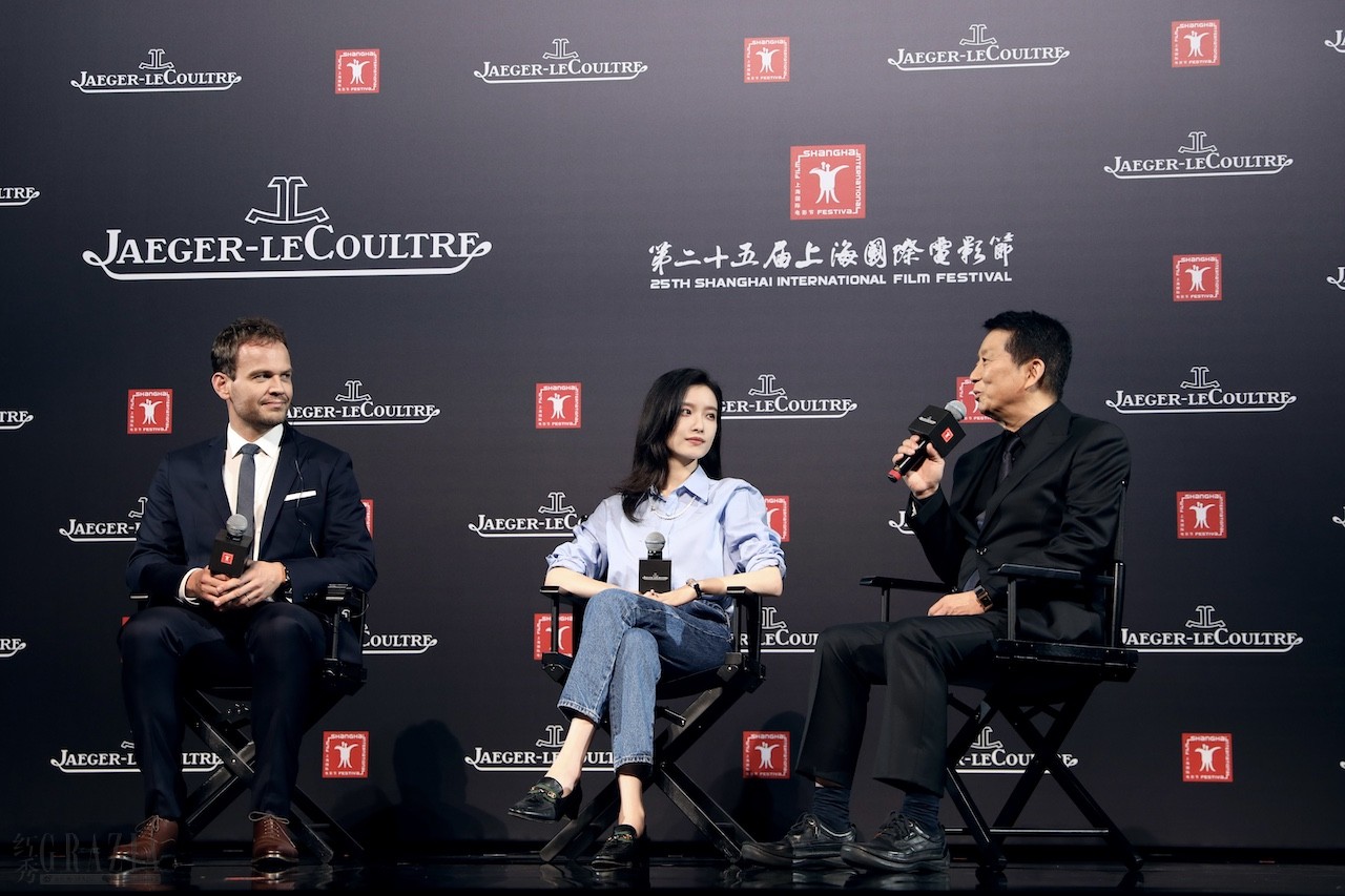 agsep20230613155416.jpg 图2 积家首席营销官Matthieu Le Voyer先生(左)、积家全球代言人倪妮女士(中)、导演黄建新先生(右)就高级制表与电影修复主题进行深度对谈.jpg