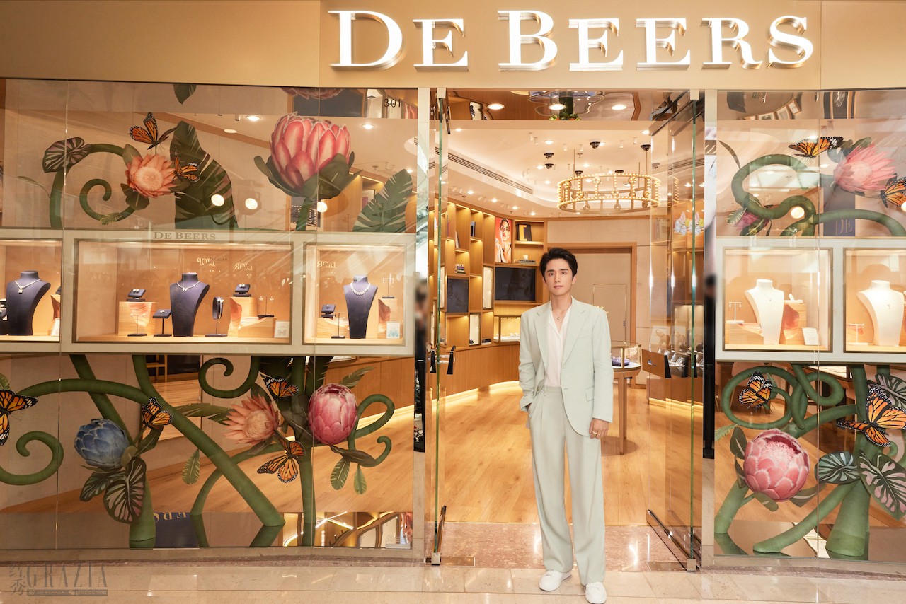 张新成闪耀亮相 De Beers 戴比尔斯上海恒隆广场高级珠宝沙龙 (1).jpg