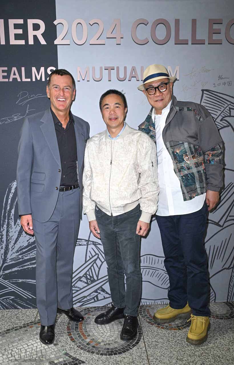 图4-左起Karl Lagerfeld集团CEO Pier Paolo Righi、七匹狼董事长周少雄、现代传播集团董事长邵忠.jpg