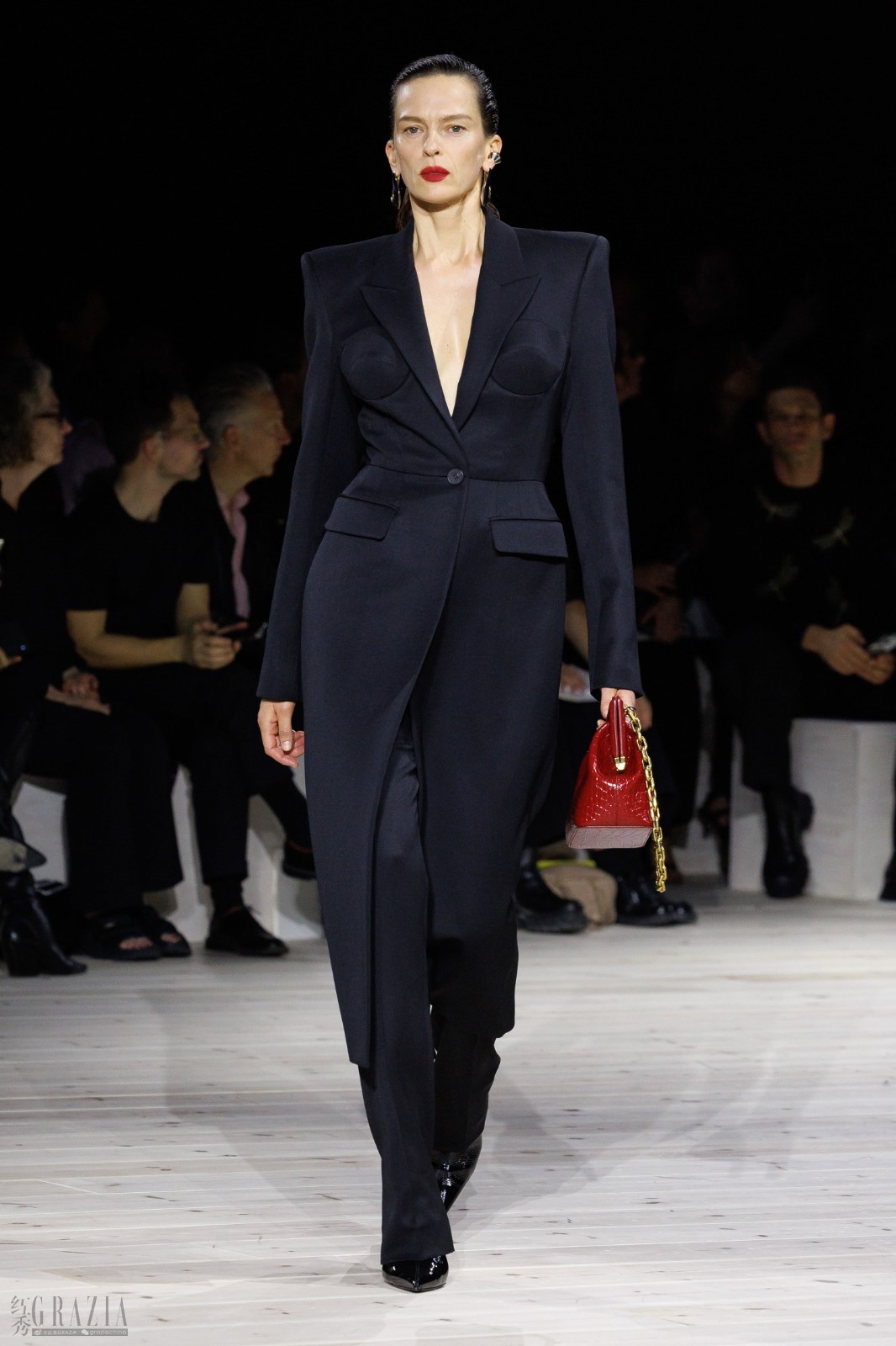 abrvk20231002122956.jpg LOOK 8-min.jpg