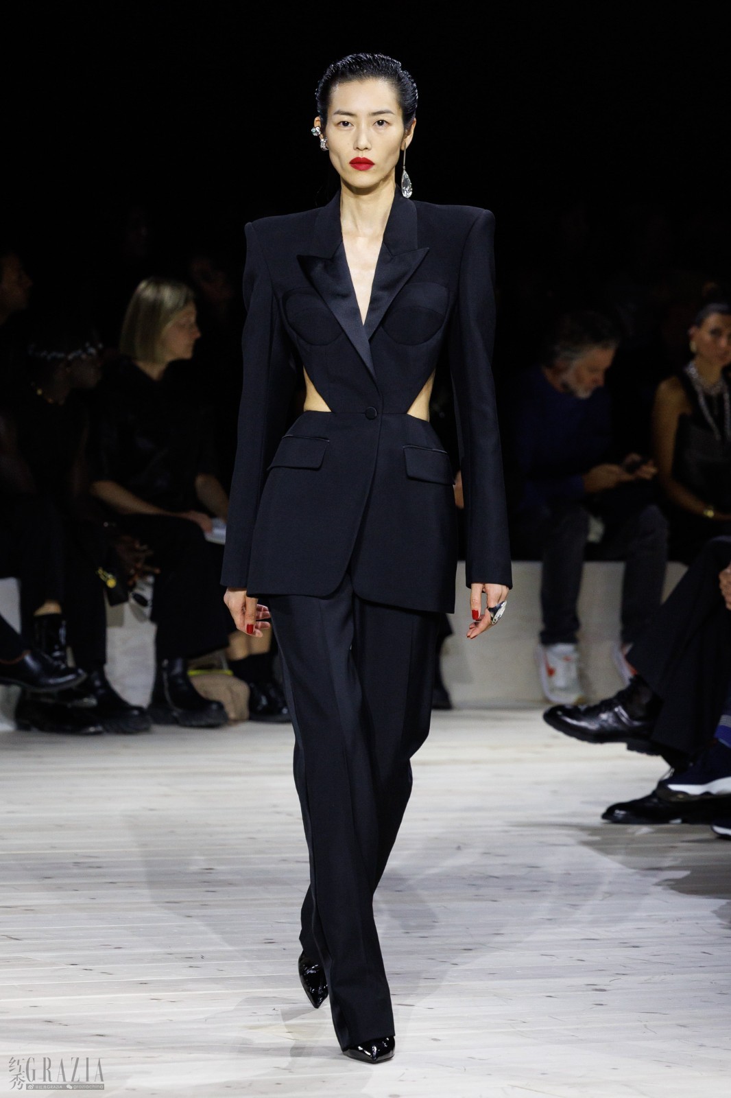 appbd20231002132203.jpg LOOK 43-min.jpg