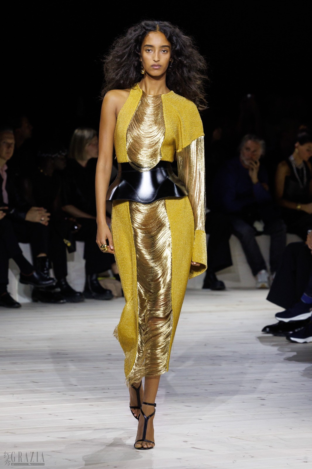 azehb20231002123010.jpg LOOK 9-min.jpg